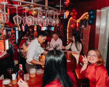 LOUNGE BAR